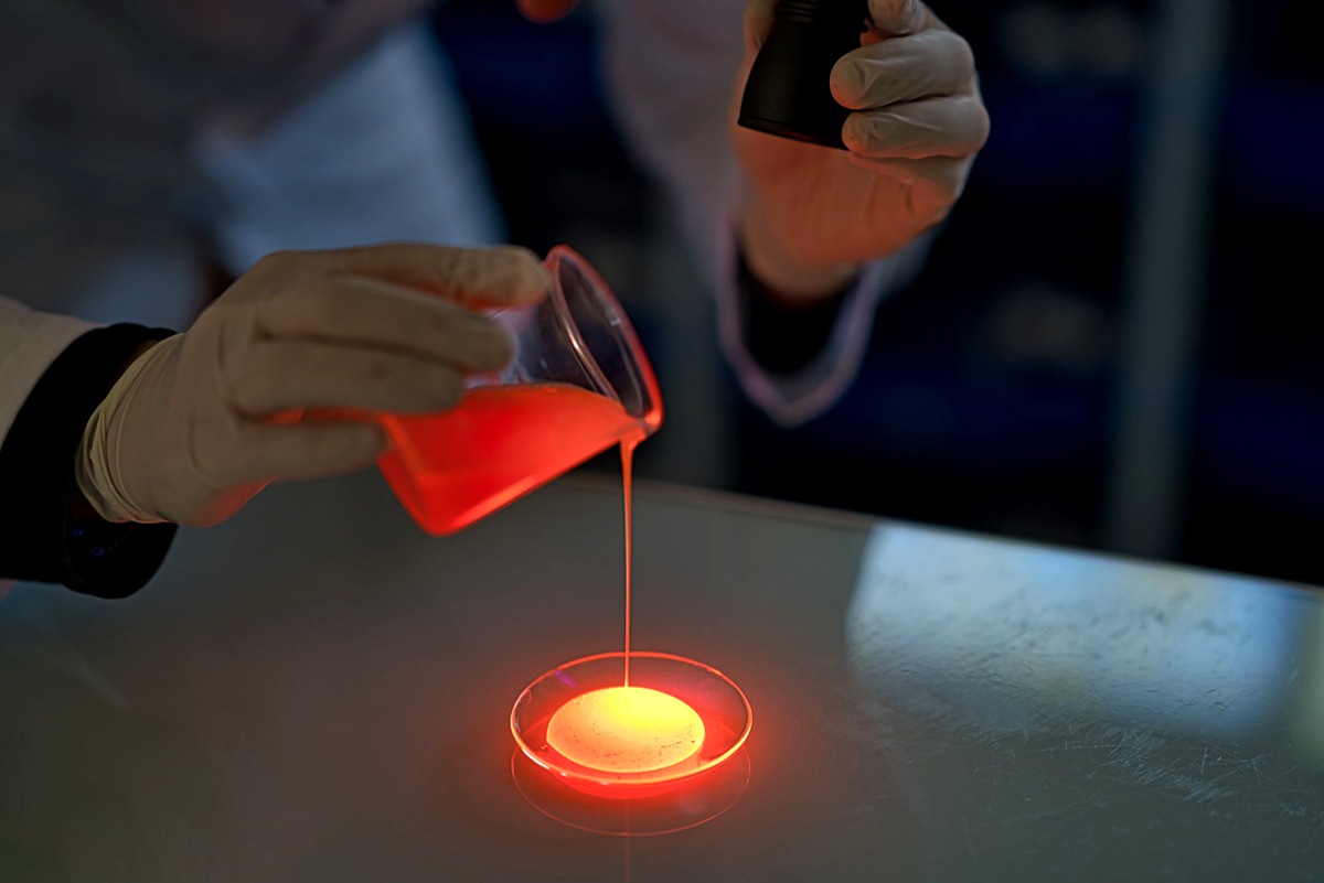 Fluotechnik nouveau projet de recherche pour ameliorer les traceurs fluorescents en tracage hydrogeologique